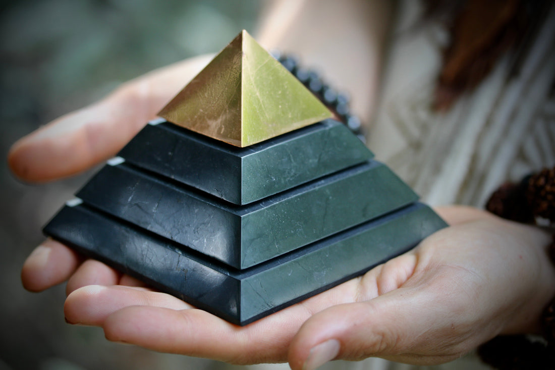 saqqara shungite pyramid with copper coated pointy top
